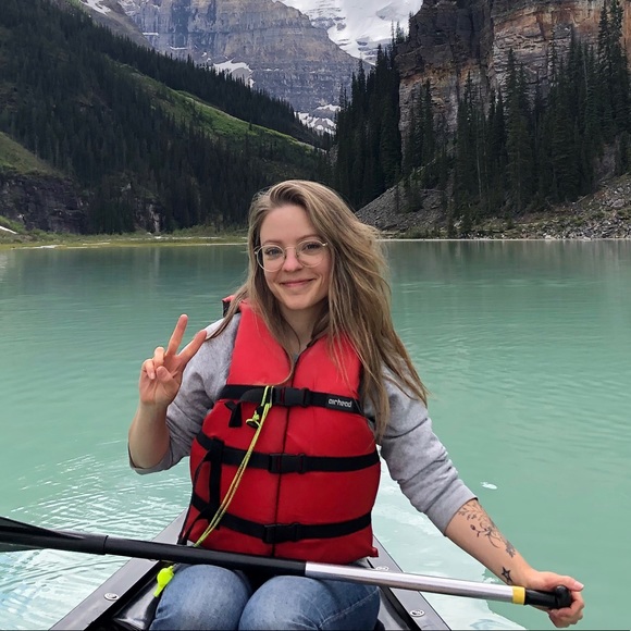 Meet your Posher, Lesley - Picture 1 of 1